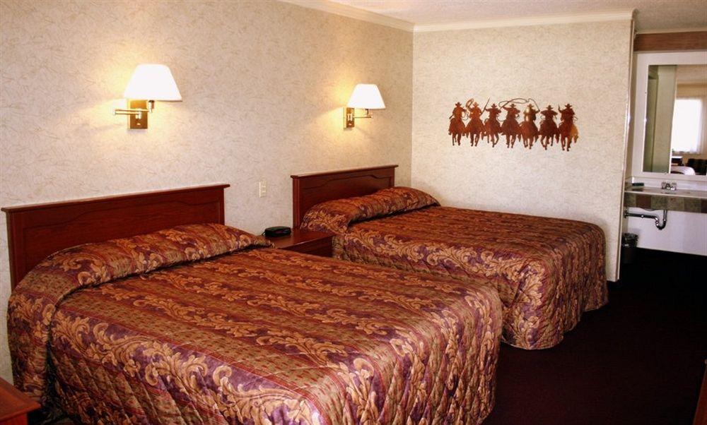 Covered Wagon Motel Lusk Wy Habitación foto
